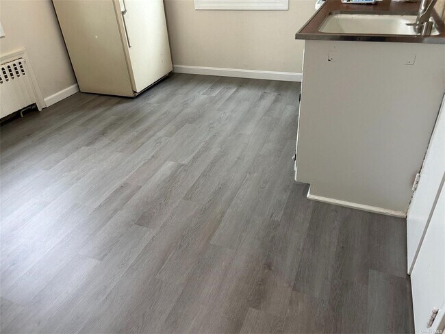 Building Photo - 1007 14th St