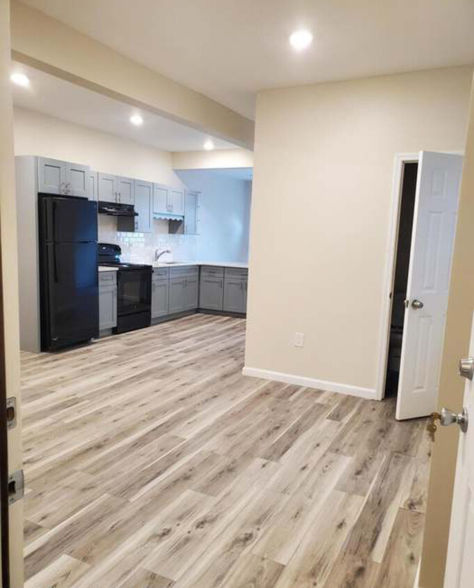 Foto principal - 208 Myrtle Ave