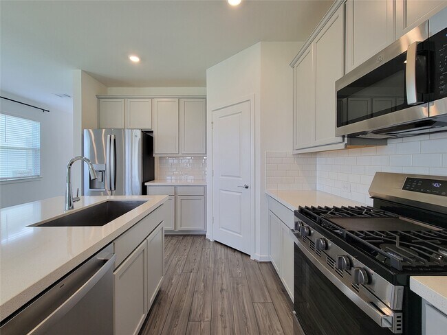 Foto del edificio - 7730 Primrose Myrtle Ln