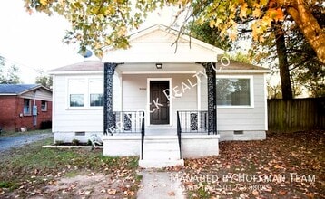 Building Photo - 5008 Lynch Dr