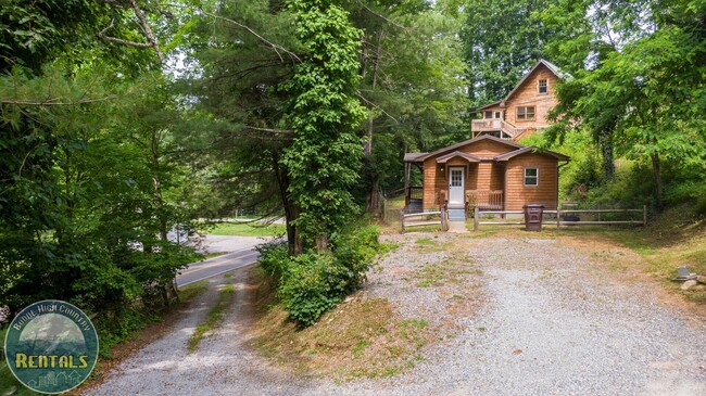 Photo - Chic 2 Bedroom Cabin in Vilas House