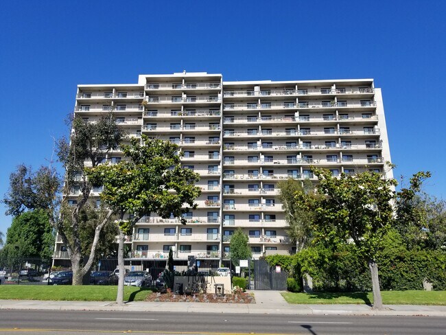 Foto del edificio - Flower Terrace - 62+ Senior Apartments