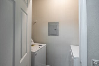 2BR - 2BA, 1154 Sqf - River Vista