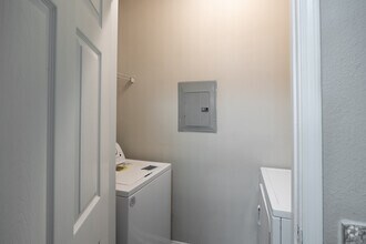 2BR - 2BA, 1154 Sqf - River Vista