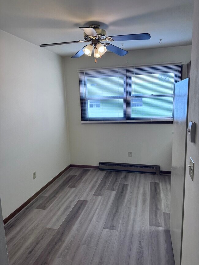 Foto del edificio - 207 W Hydraulic Ave