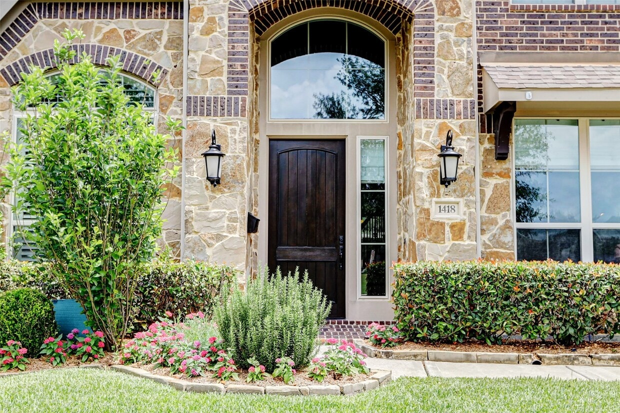 Foto principal - 1418 Du Barry Ln