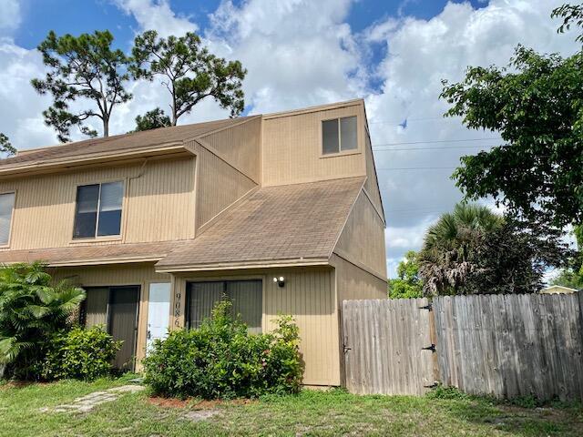 Building Photo - 9086 Green Meadows Way