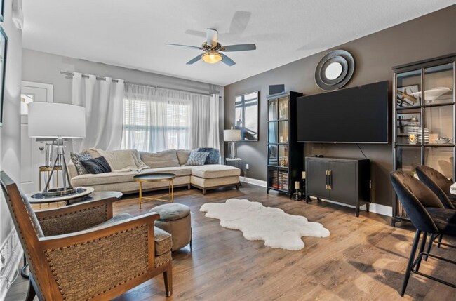 Building Photo - 1410 SW Pleasant Ln