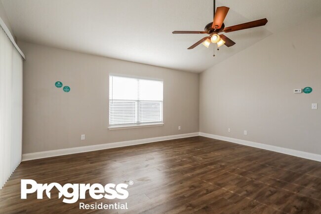 Building Photo - 3163 Pine Haven Dr