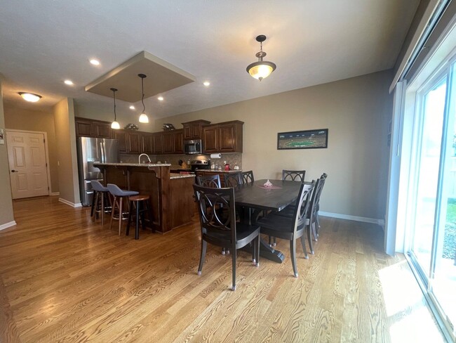 Building Photo - Ranch in Shadow Lake Papillion