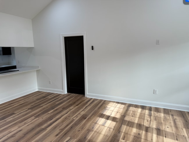 Building Photo - 6408 Bishop Ave