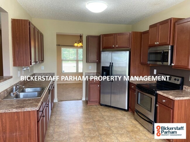 Building Photo - Spacious 2-Story Home with Open Floor Plan