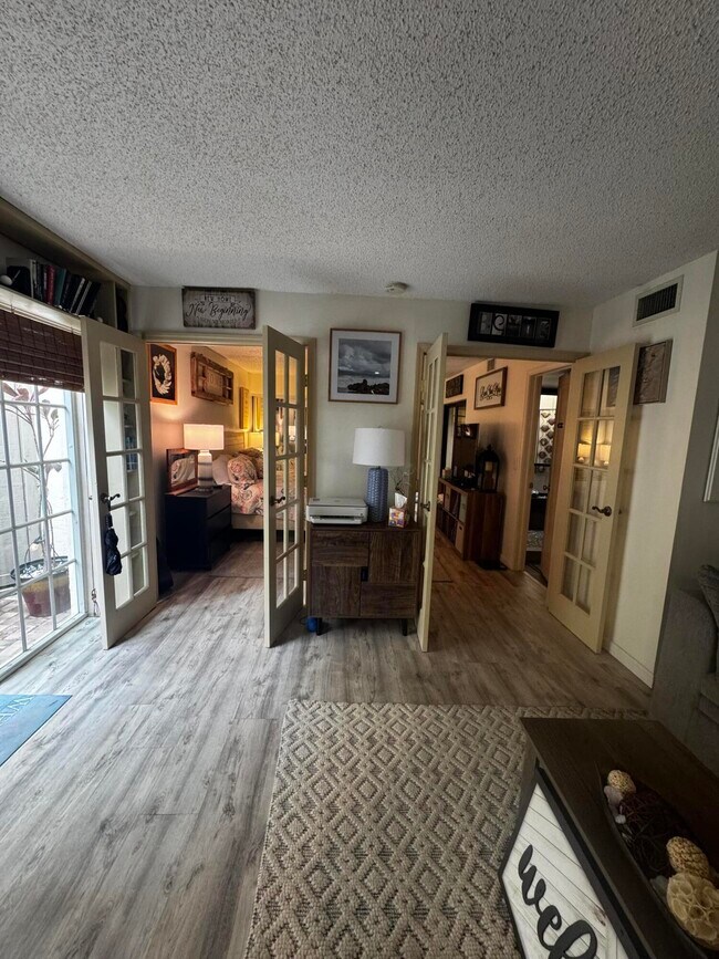 Building Photo - 1605 S US Hwy 1