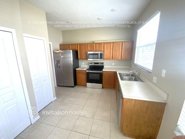 Building Photo - 528 Wexford Dr