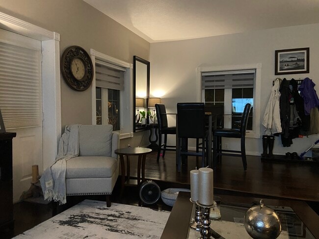 Building Photo - 10 Andrew Cres