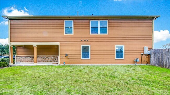 Foto del edificio - 15339 Trinity Meadow Dr