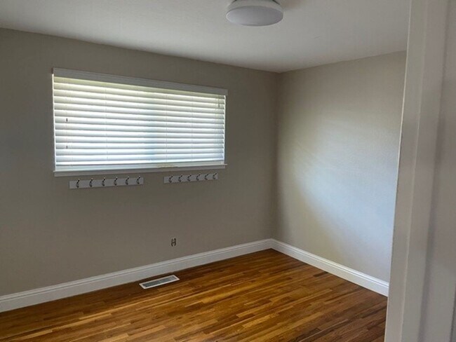 Building Photo - 2113 Michael Drive
