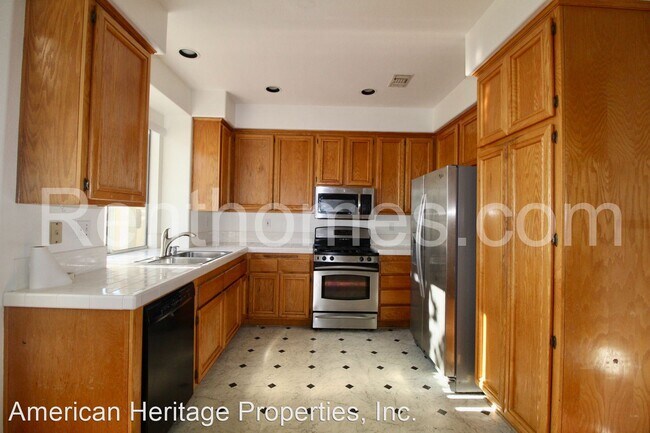 Building Photo - 4 br, 3 bath House - 11167 Caminito Inocenta