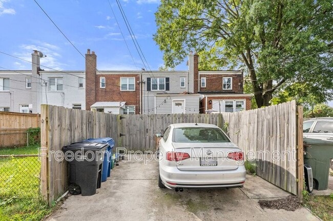 Photo - 102 Lynhaven Dr Townhome