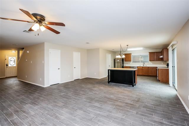 Foto del edificio - 7153 Little Mohican Dr