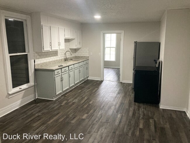 Building Photo - 1 br, 1 bath House - 106 3rd Ave Unit A