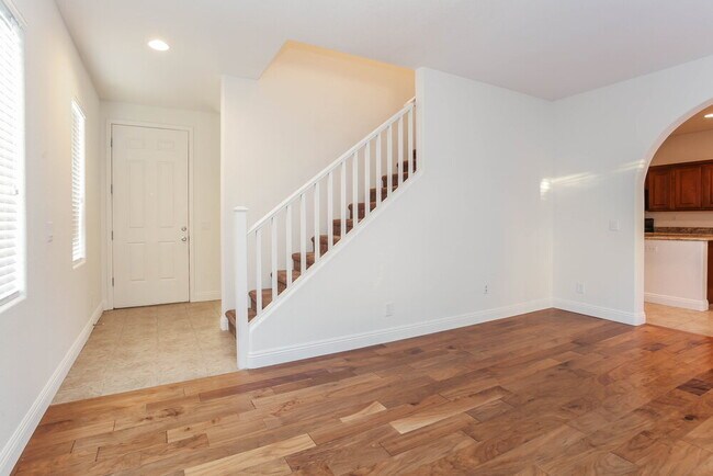 Building Photo - 7924 N Kelburn Hill St