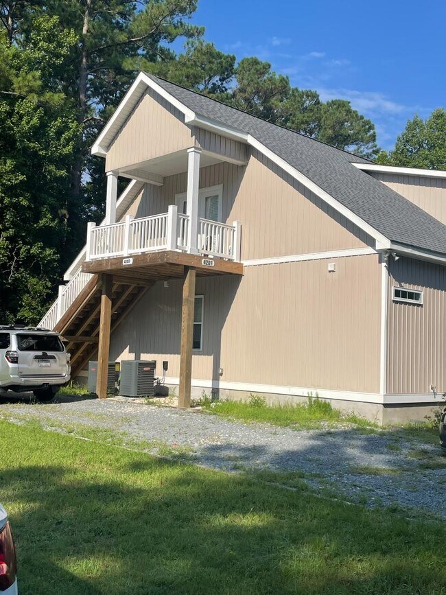 Foto del edificio - 4207 Labrador Ln