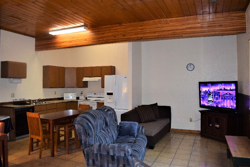 528 N M St Unit 3, Livingston, MT 59047 Room for Rent in Livingston