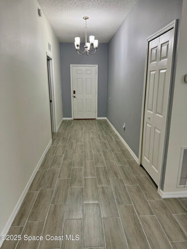 Building Photo - 209 Grand Preserve Way