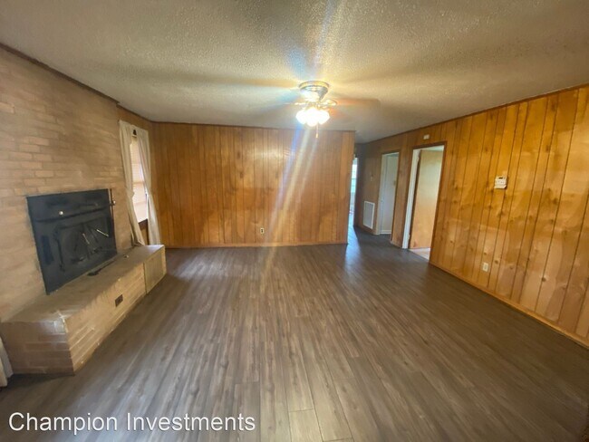 Foto del edificio - 3 br, 1 bath House - 2150 Stony Point Road