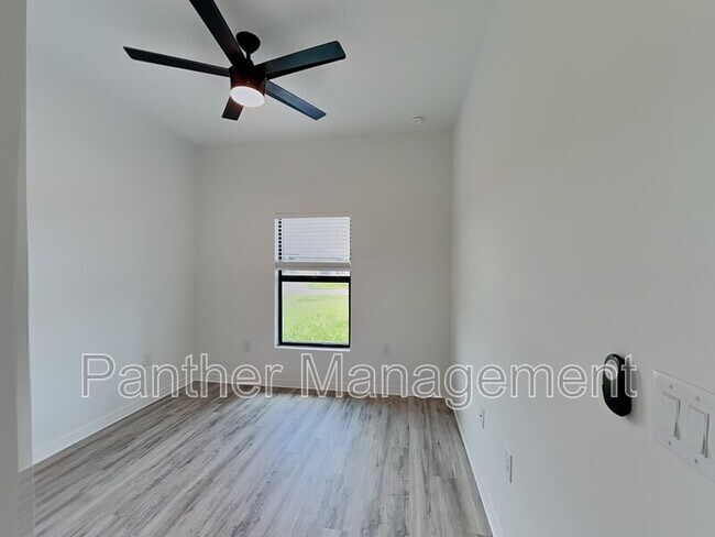 Building Photo - 5307 28th St SW
