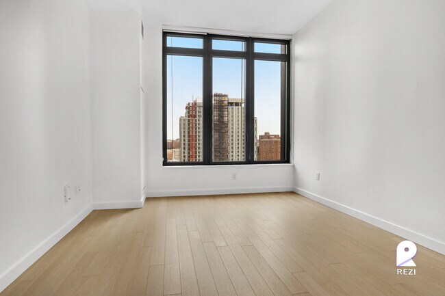 Foto del edificio - 2401 3rd Ave.