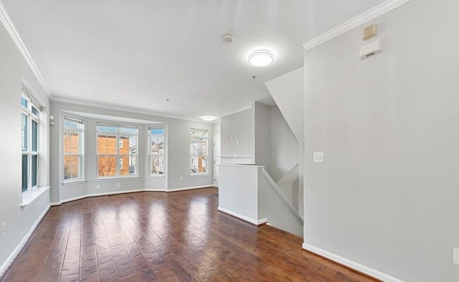 Photo - 5529 Lanier Ave Townhome