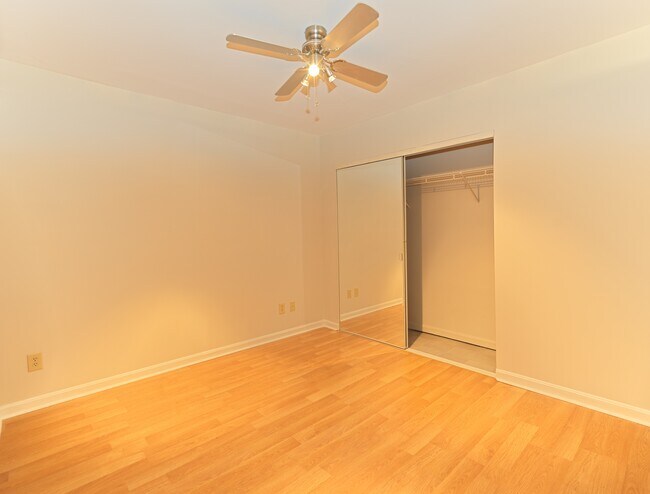 Building Photo - 2730 Brownsboro Rd