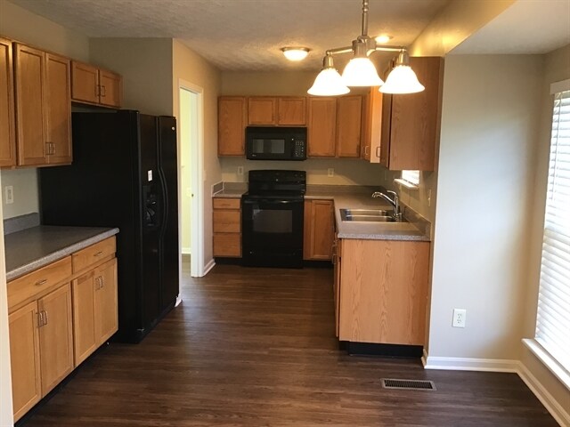 Foto del edificio - 1259 Brookstone Drive