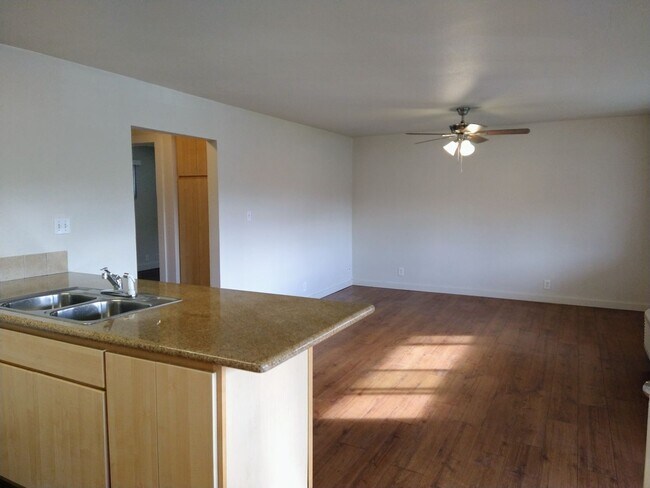 Foto del edificio - Iris Drive