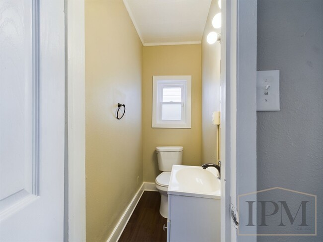 Building Photo - Coming Soon - 4 Bedroom Home located in Ce...