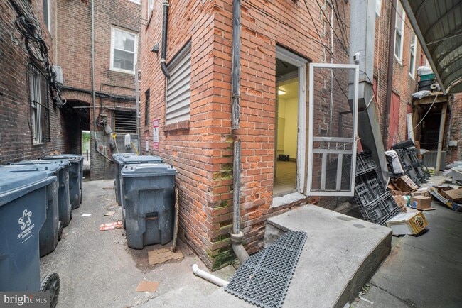 Building Photo - 257 S 20th St