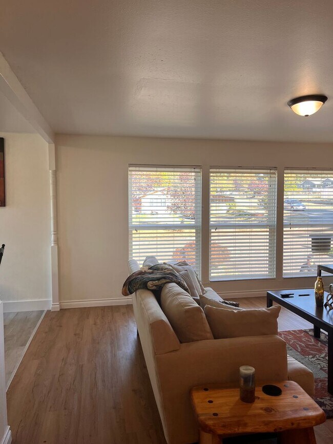 Foto del edificio - 1335 Bradley St