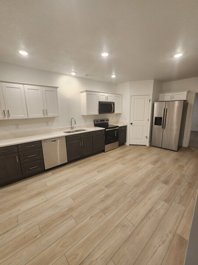 Foto del edificio - 608 W Domanick Wy