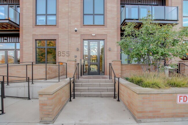 Foto del edificio - 855 N East St