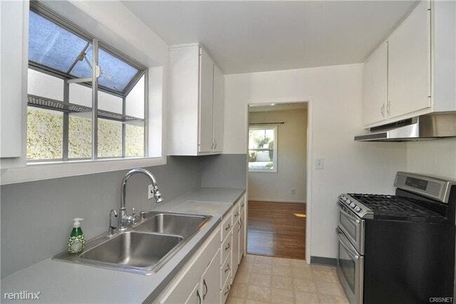 Building Photo - 3 br, 2 bath House - 5745 Columbus Ave