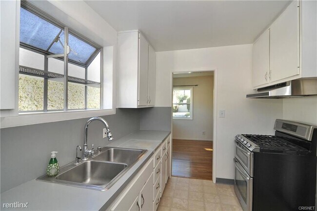 Foto del edificio - 3 br, 2 bath House - 5745 Columbus Ave
