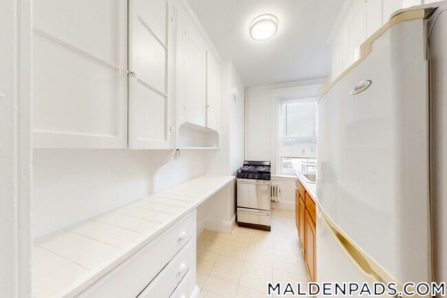 Foto del edificio - 170 Maple St