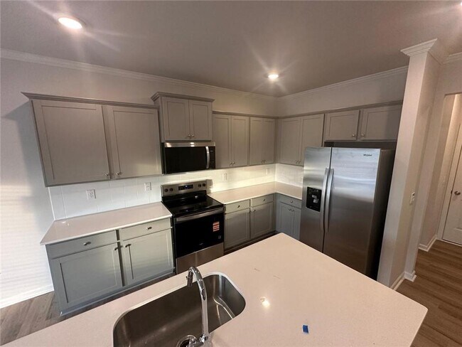 Building Photo - 23 Berryville Dr