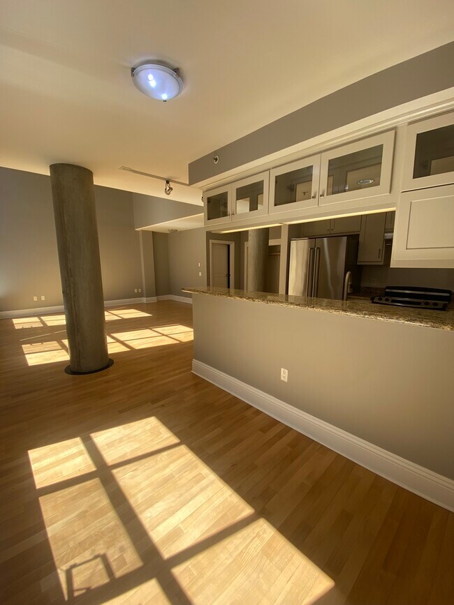 Dining area - 1 Bluxome St