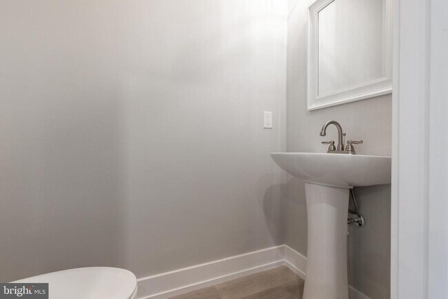 Foto del edificio - 2550 N Howard St