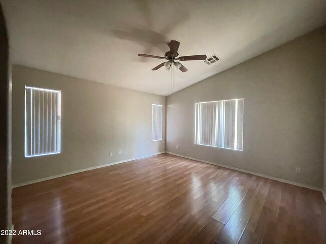 Building Photo - 4004 S Summer Ct