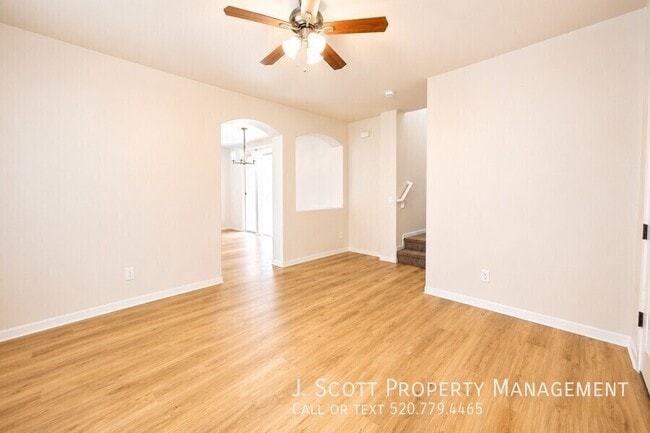 Building Photo - 4172 E Santa Fe Ln