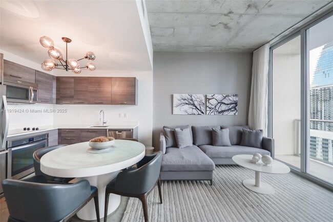 Building Photo - 151 SE 1st St